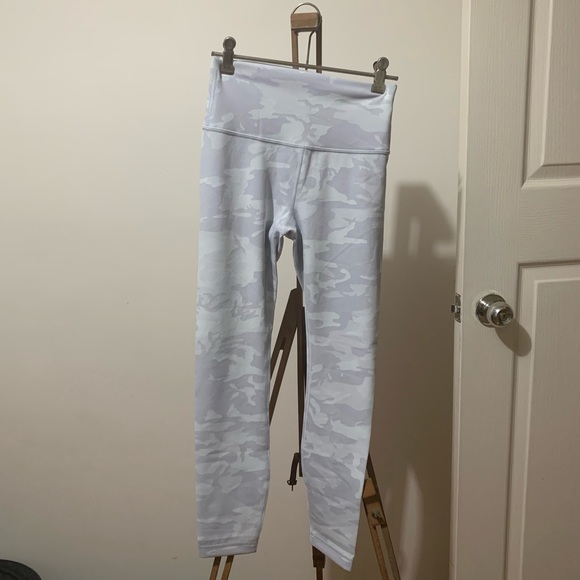 **NEW** LULULEMON WUNDER UNDER HIGH-RISE 7/8 TIGHT ASIA SIZE 6 US - Picture 2 of 6